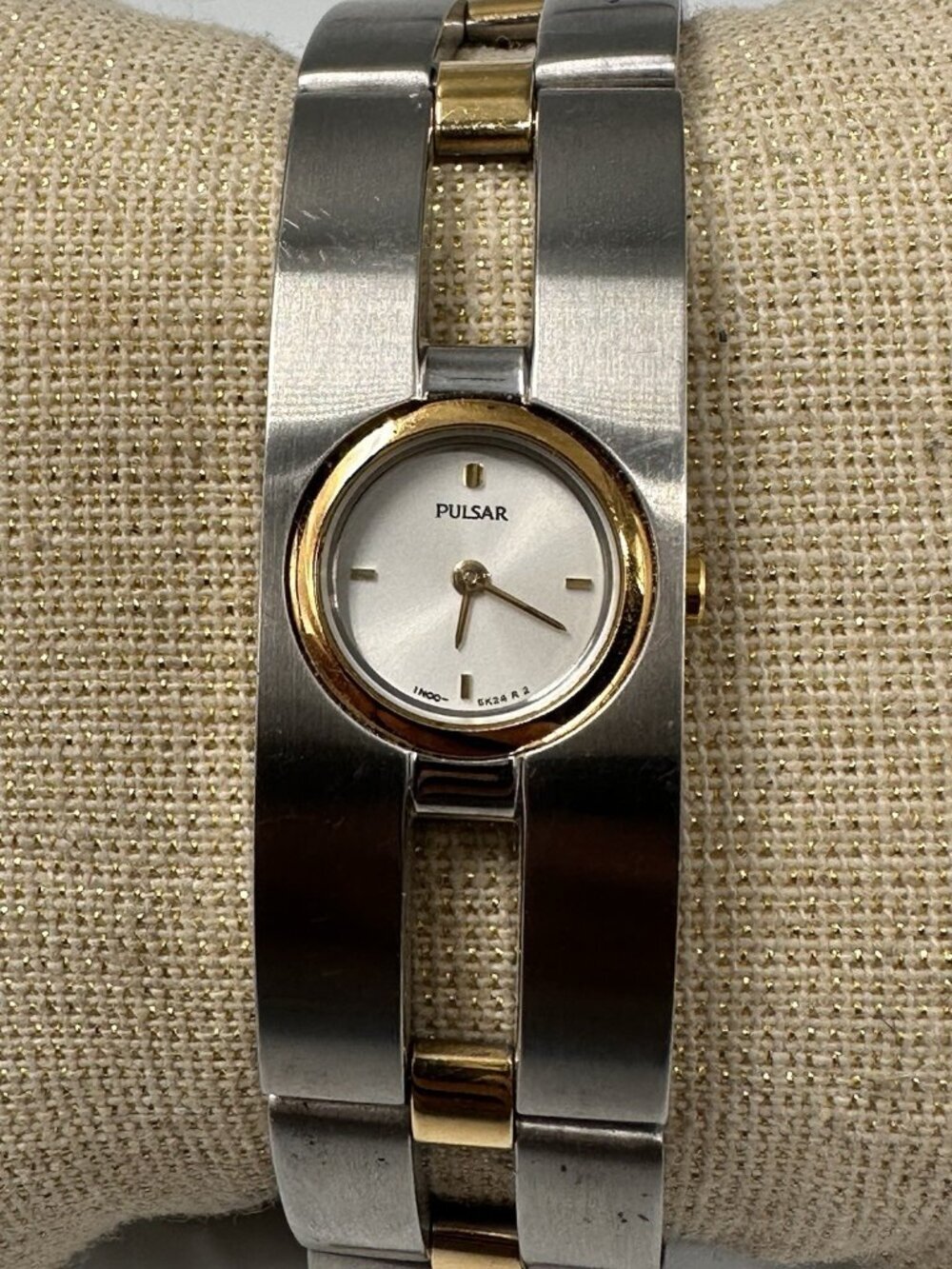 Pulsar Watch Women Silver Gold Two Tone Small Round Dial New Battery 8"